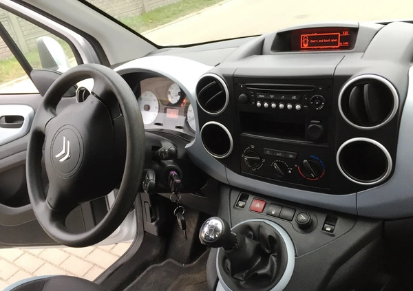 Citroen Berlingo cena 33900 przebieg: 145000, rok produkcji 2015 z Gościno małe 191